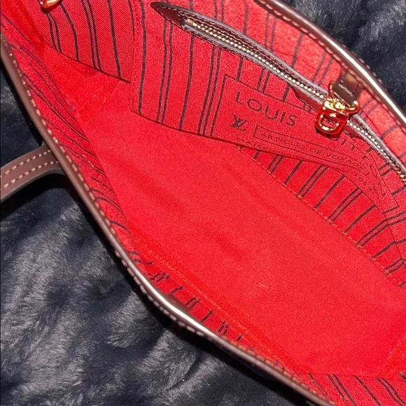 New Brown Checkered Tote Bag with Pouch - Picture 3 of 4